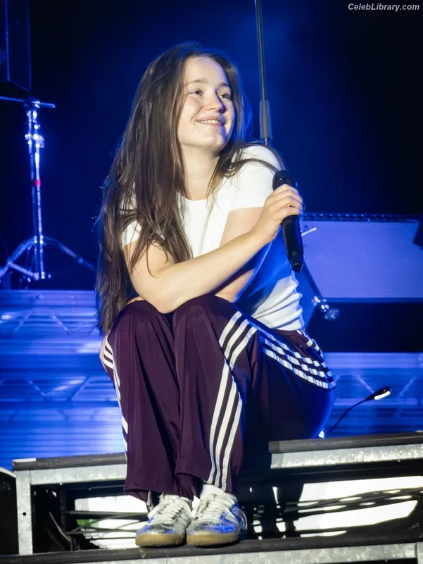 Sigrid Solbakk Raabe photo 20 of 599