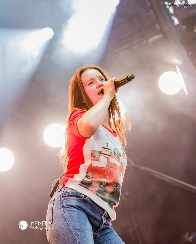 Sigrid Solbakk Raabe photo 9 of 599