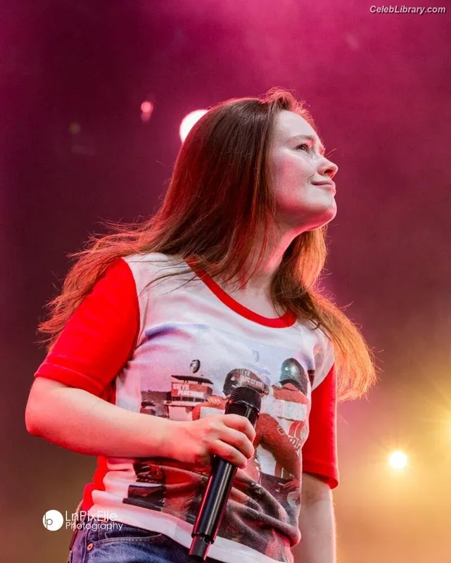 Sigrid Solbakk Raabe photo 12 of 599