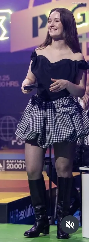 Sigrid Solbakk Raabe photo 24 of 599