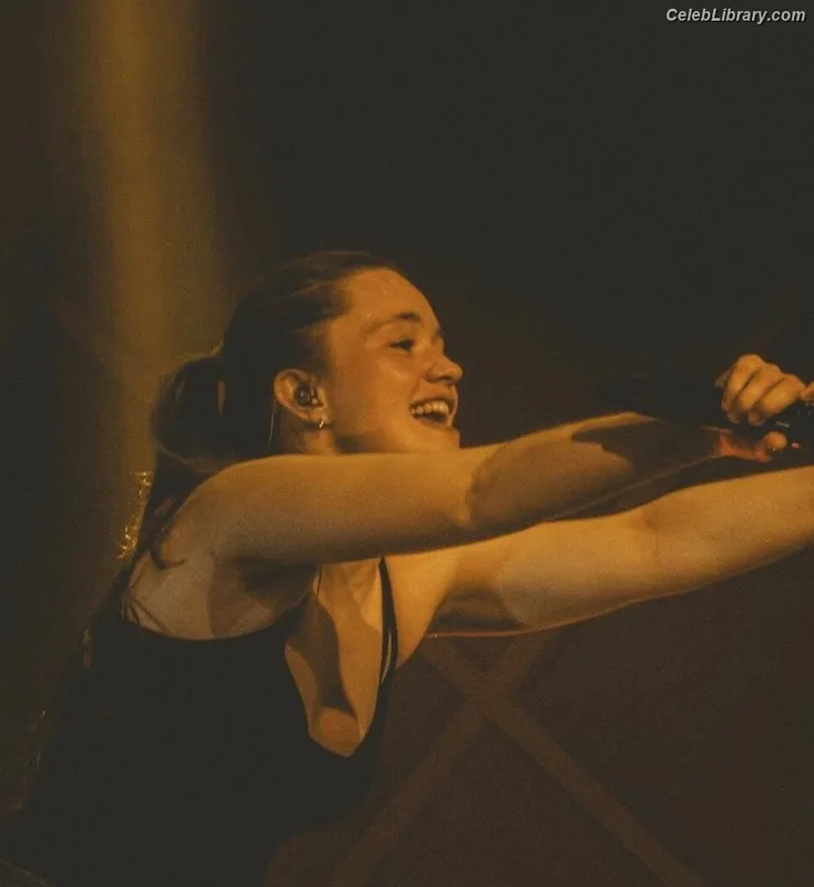 Sigrid Solbakk Raabe photo 23 of 599