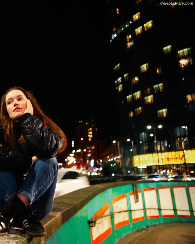 Sigrid Solbakk Raabe photo 1 of 599