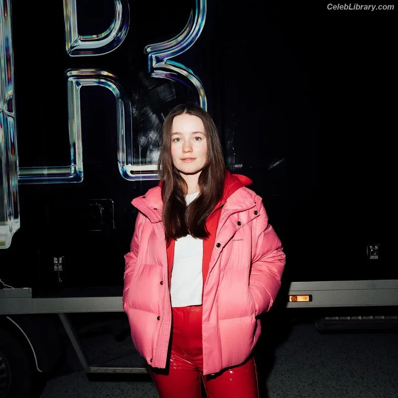 Sigrid Solbakk Raabe photo 6 of 599