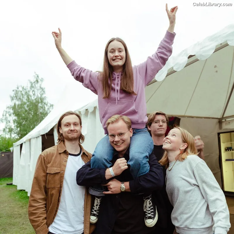 Sigrid Solbakk Raabe photo 10 of 599
