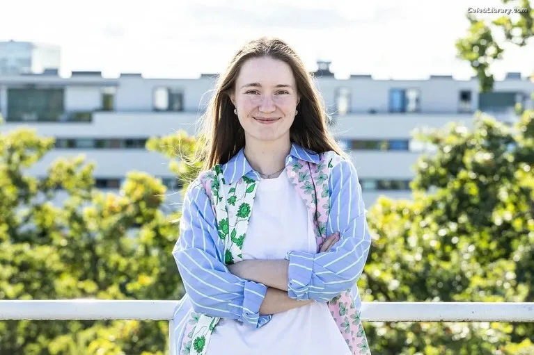 Sigrid Solbakk Raabe photo 21 of 599