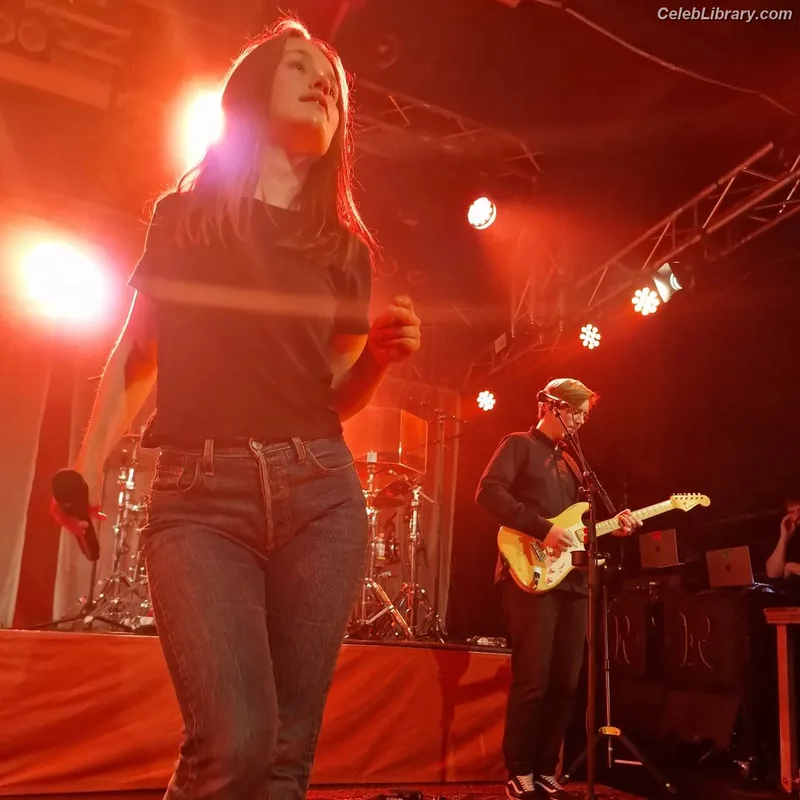 Sigrid Solbakk Raabe photo 4 of 599