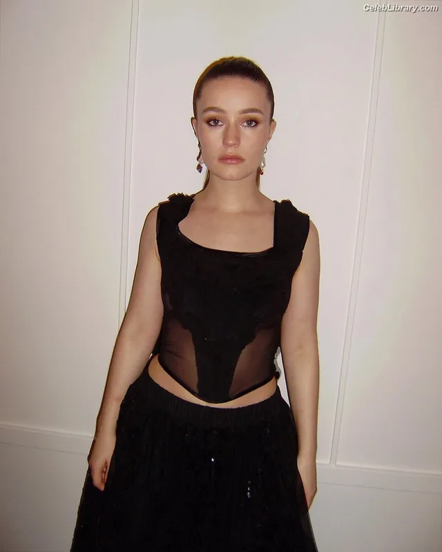 Sigrid Solbakk Raabe photo 21 of 599