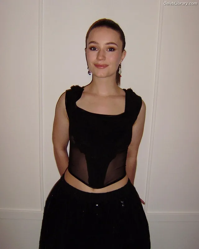 Sigrid Solbakk Raabe photo 2 of 599