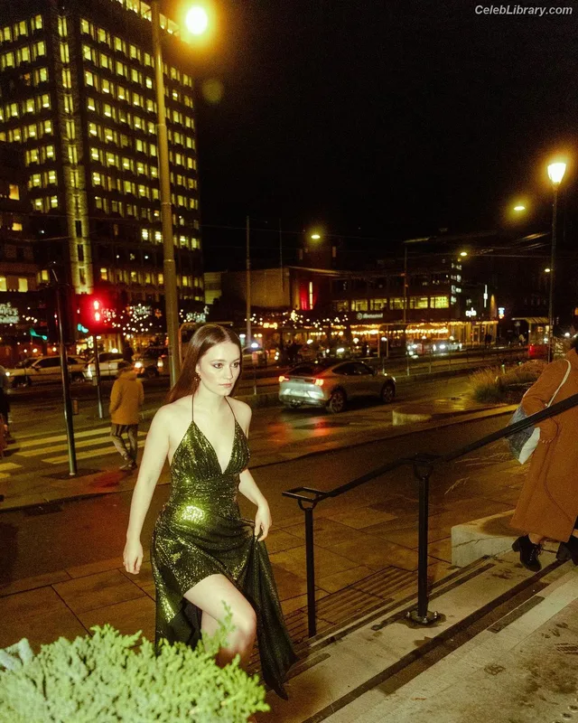 Sigrid Solbakk Raabe photo 17 of 599