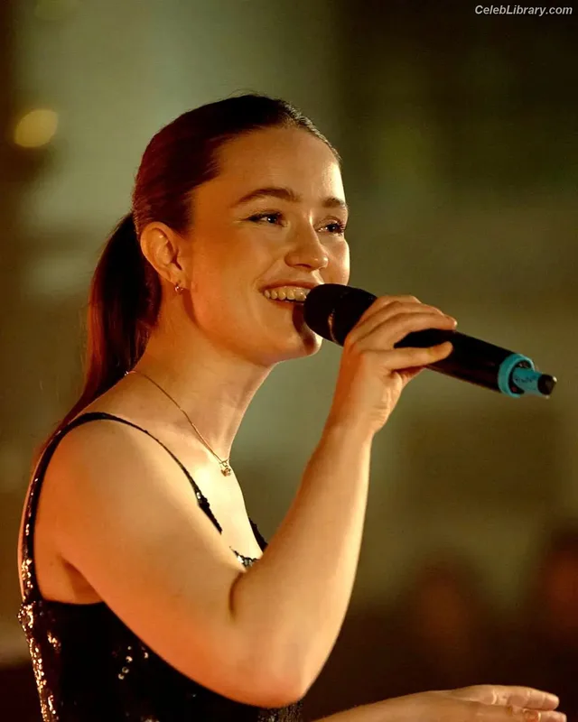 Sigrid Solbakk Raabe photo 11 of 599