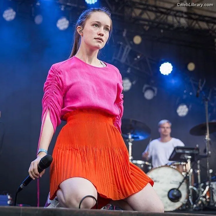 Sigrid Solbakk Raabe photo 19 of 599