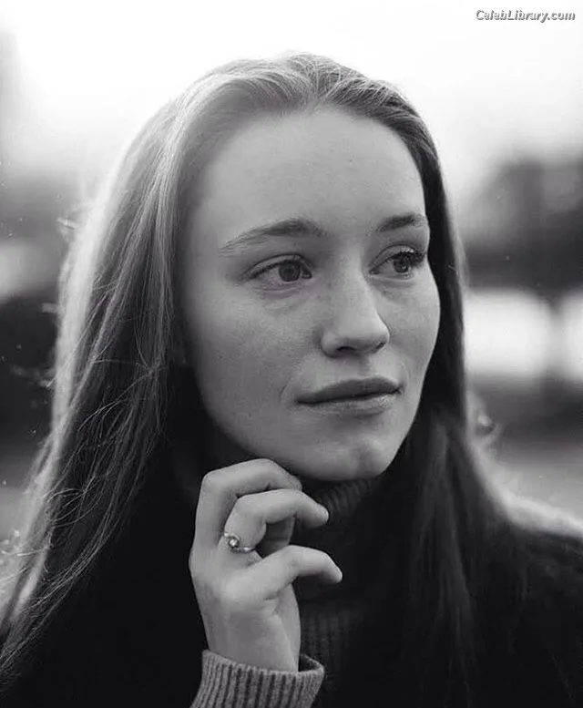 Sigrid Solbakk Raabe photo 3 of 599