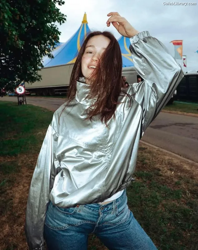 Sigrid Solbakk Raabe photo 22 of 599