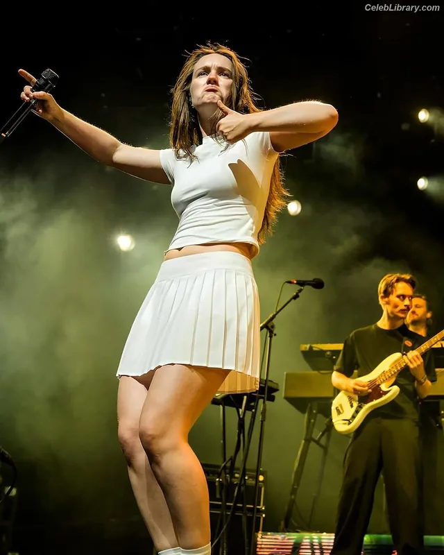 Sigrid Solbakk Raabe photo 15 of 599