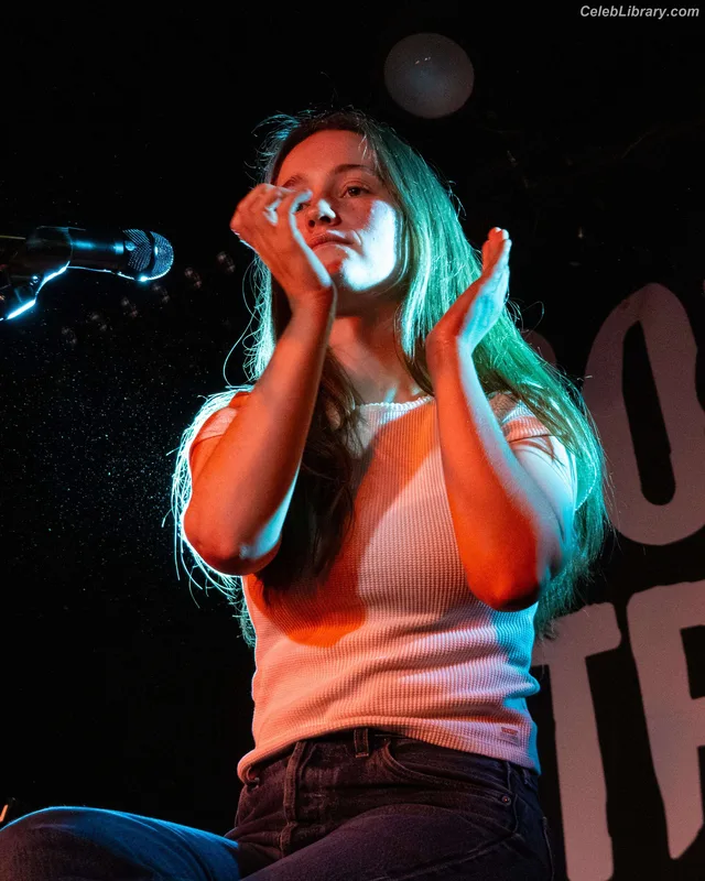 Sigrid Solbakk Raabe photo 12 of 599