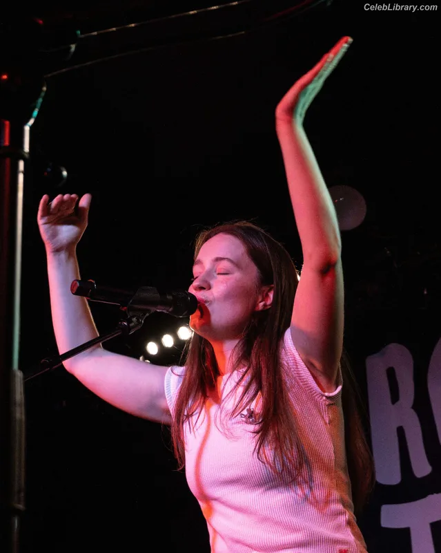 Sigrid Solbakk Raabe photo 16 of 599
