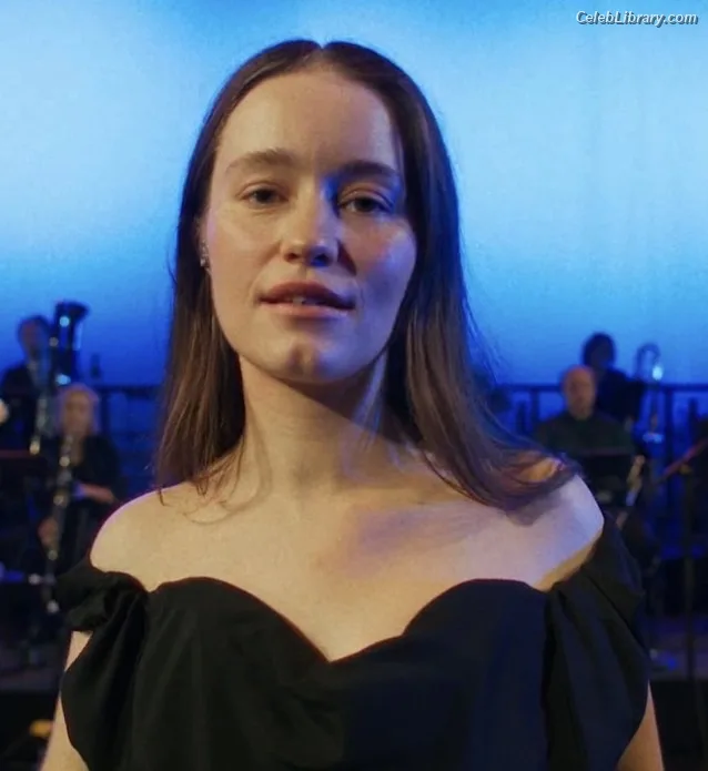 Sigrid Solbakk Raabe photo 17 of 599