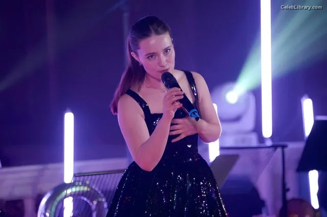 Sigrid Solbakk Raabe photo 15 of 599