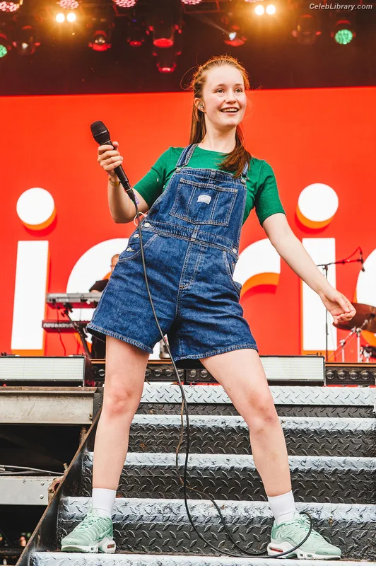 Sigrid Solbakk Raabe photo 15 of 599