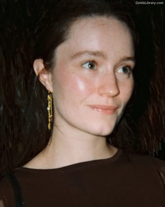 Sigrid Solbakk Raabe photo 1 of 599