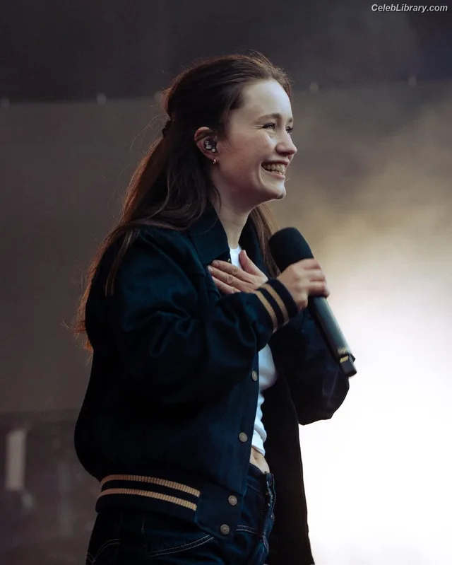 Sigrid Solbakk Raabe photo 16 of 599