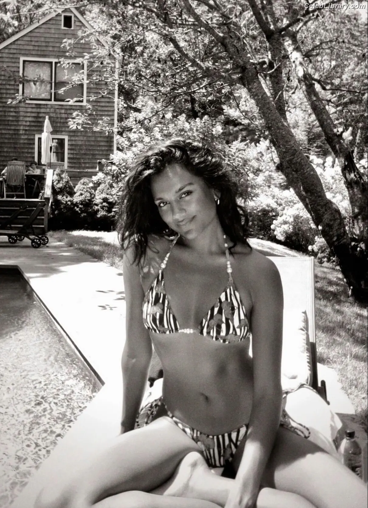 Simone Ashley photo 18 of 417