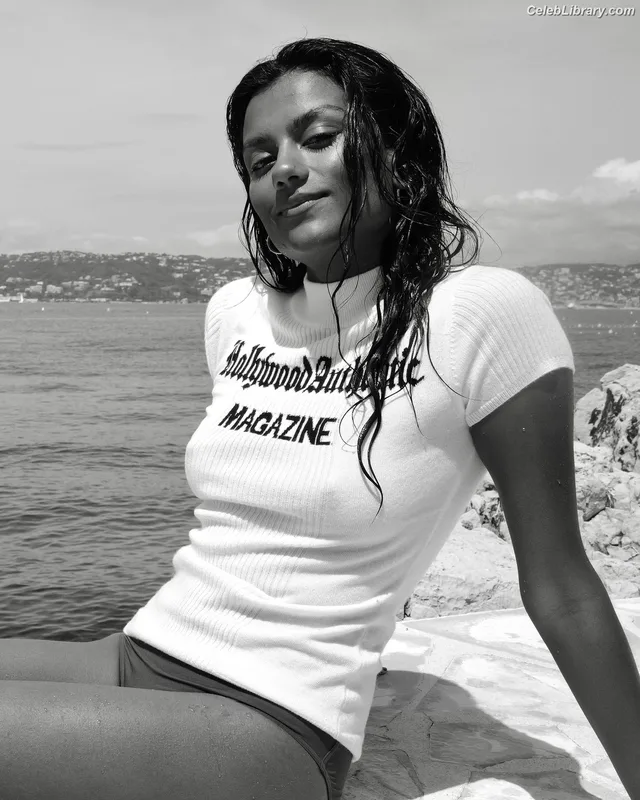 Simone Ashley photo 12 of 418