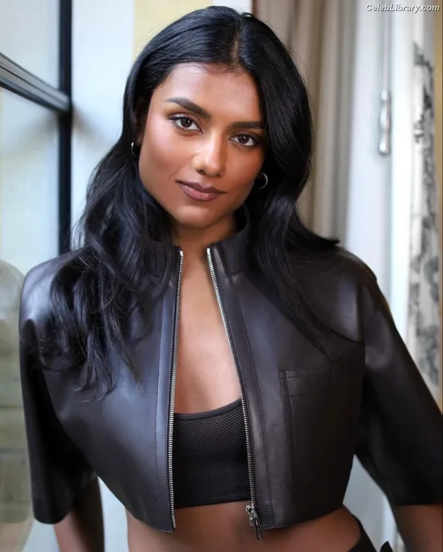Simone Ashley photo 18 of 418