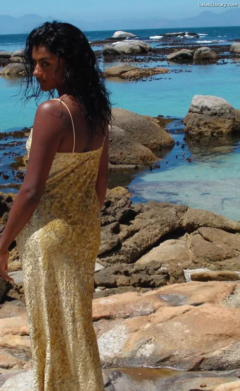 Simone Ashley photo 8 of 418