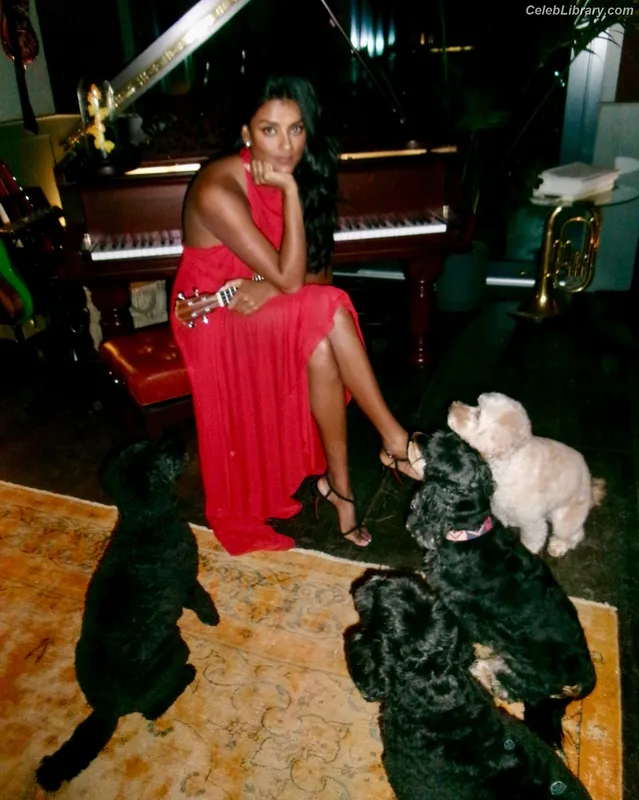Simone Ashley photo 23 of 418