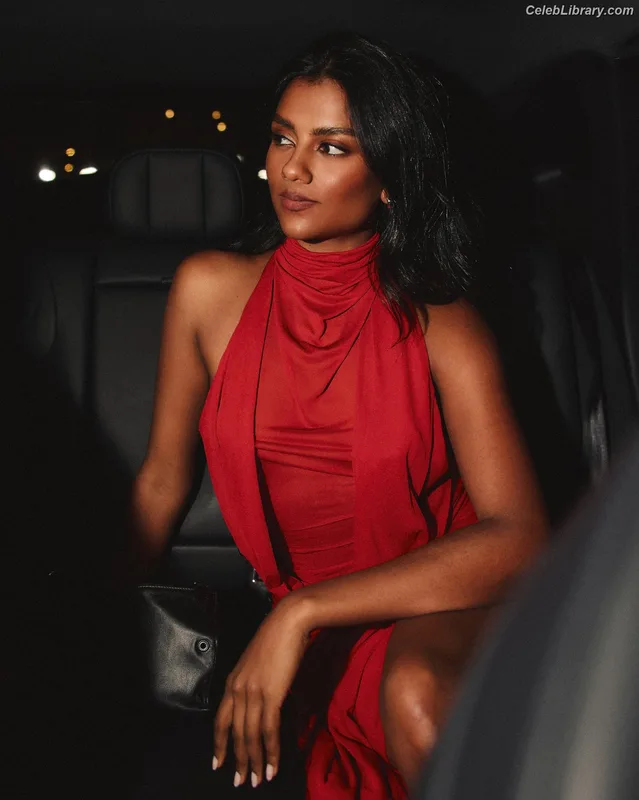 Simone Ashley photo 1 of 418