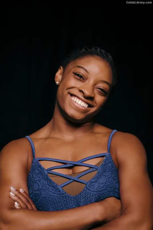 Simone Biles photo 7 of 260