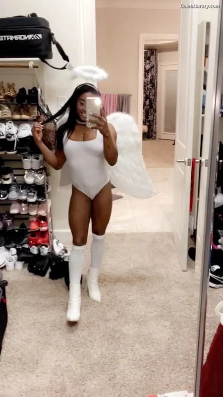 Simone Biles photo 13 of 260