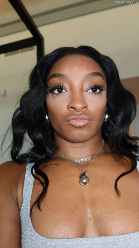 Simone Biles photo 18 of 260