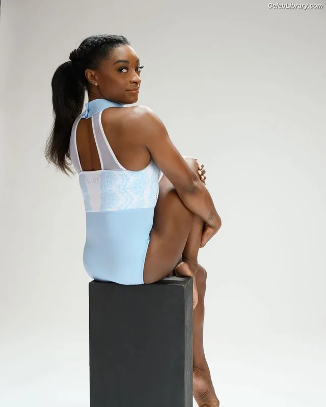 Simone Biles photo 21 of 260