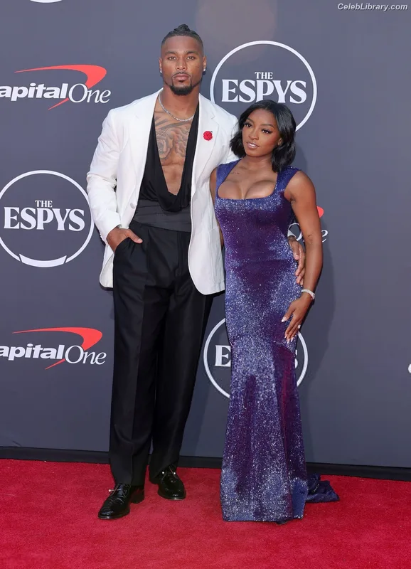 Simone Biles photo 11 of 260