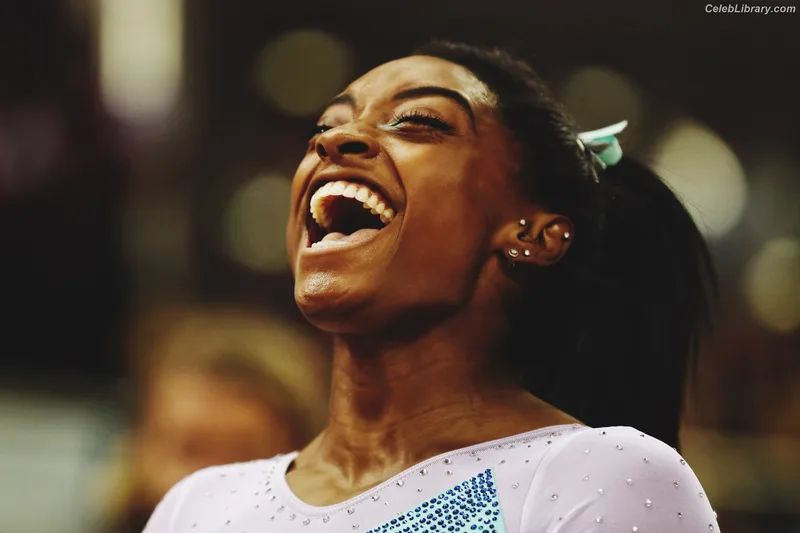 Simone Biles photo 14 of 260
