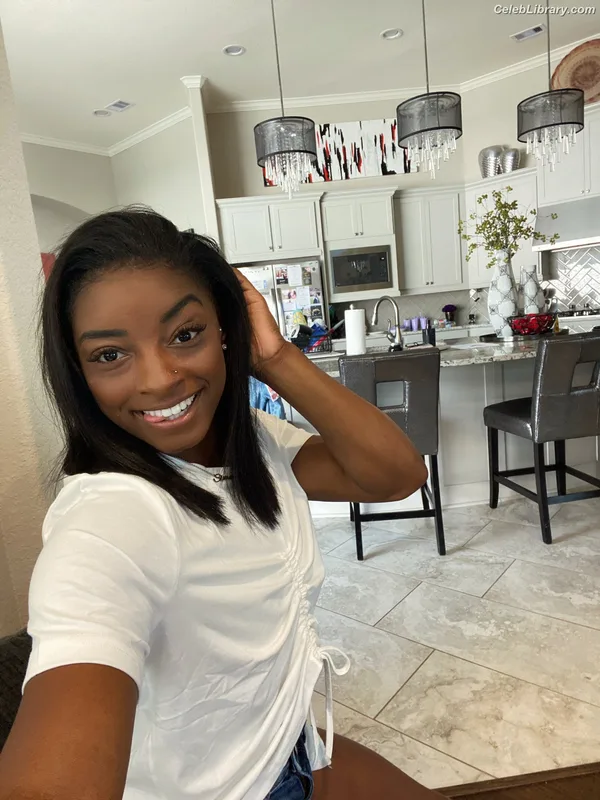 Simone Biles photo 23 of 260