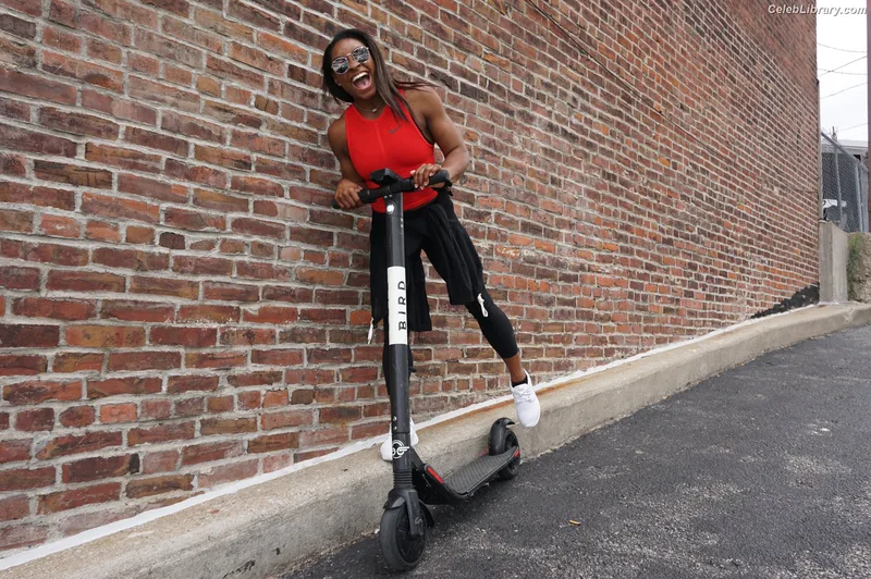 Simone Biles photo 2 of 260