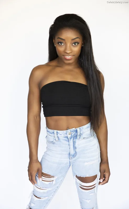 Simone Biles photo 5 of 260