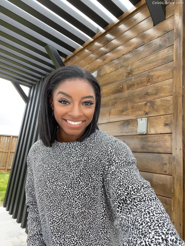 Simone Biles photo 22 of 260