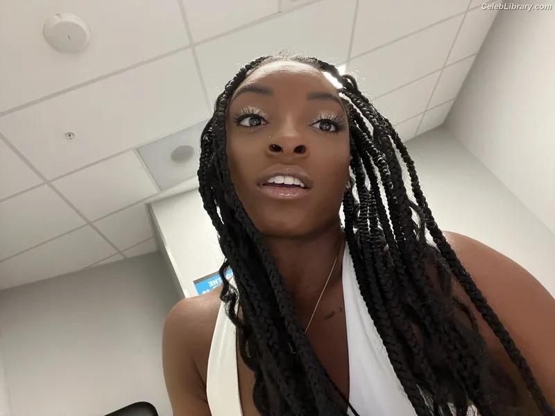 Simone Biles photo 23 of 260