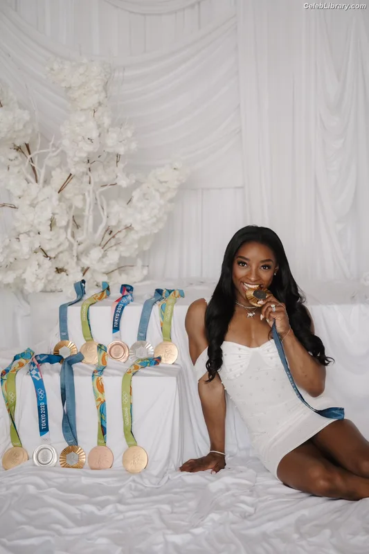 Simone Biles photo 14 of 260