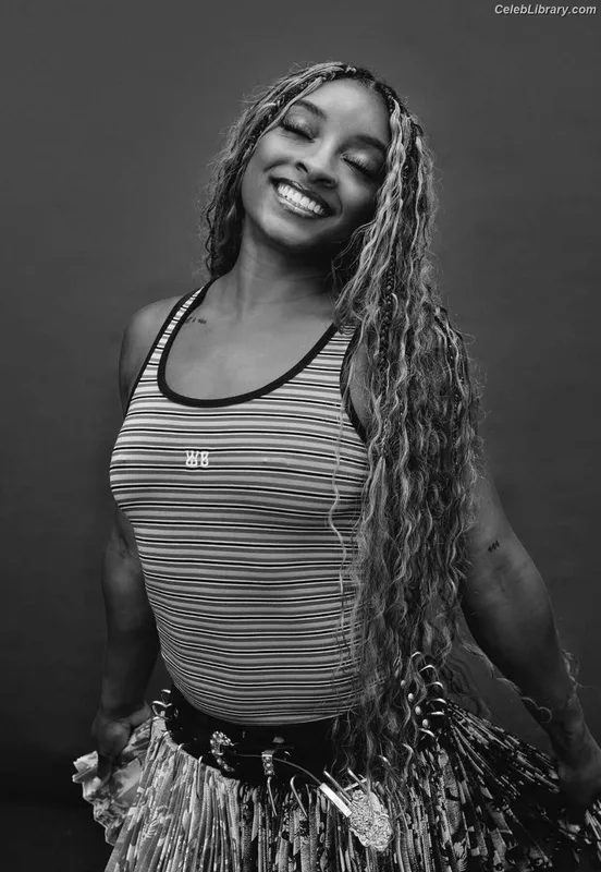 Simone Biles photo 19 of 260