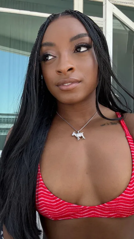 Simone Biles photo 21 of 260
