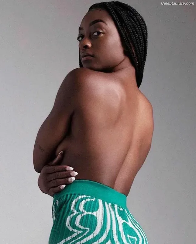 Simone Biles photo 23 of 260