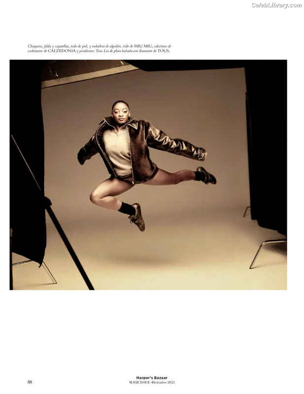 Simone Biles photo 19 of 260
