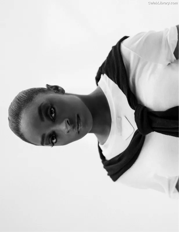 Simone Biles photo 1 of 260