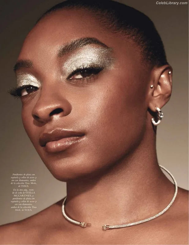 Simone Biles photo 3 of 260