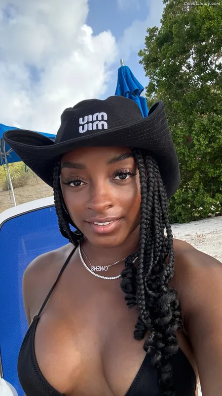 Simone Biles photo 13 of 260